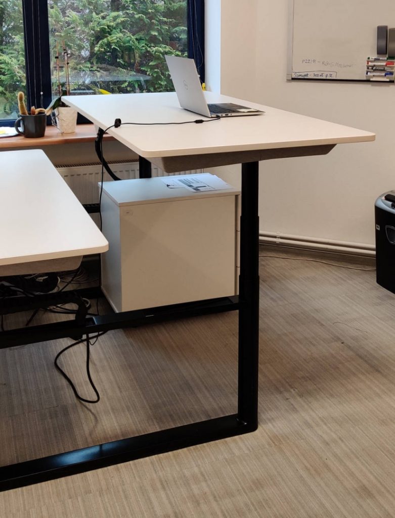 Bench 2-os elektryczny Vitra 160x80 biały konstrukcja czarna