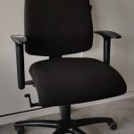 Fotel obrotowy MARTELA Onda czarny (przetapicerowany) baza czarna