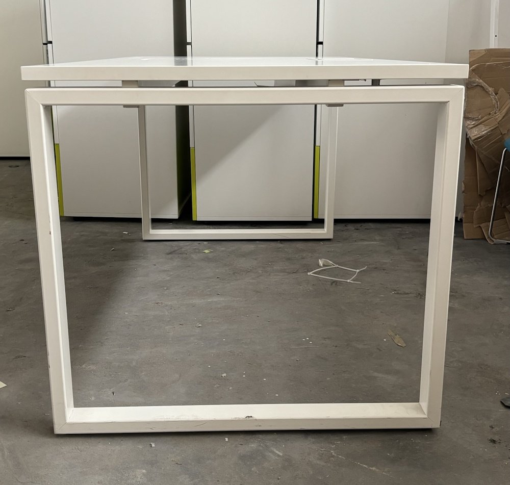 Biurko 160x80 Maro białe klapka biała noga O