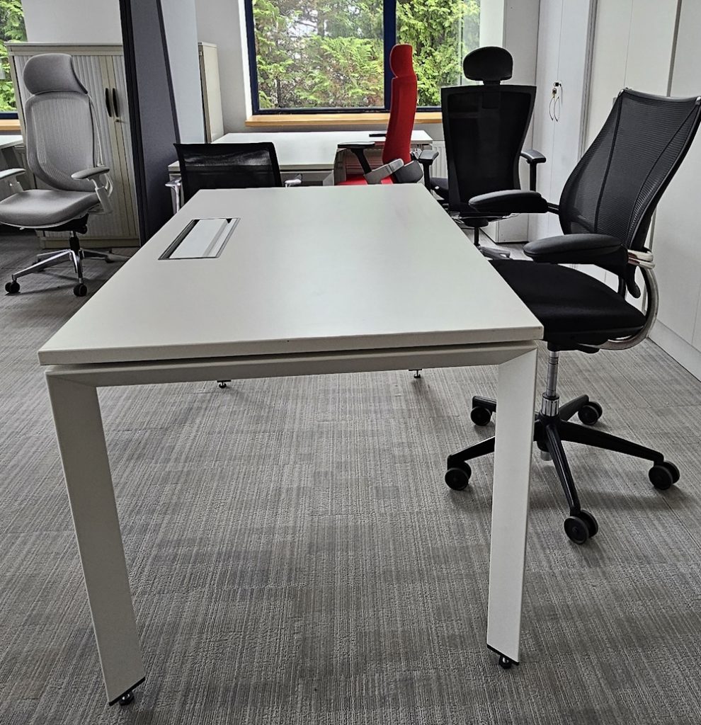Biurko STEELCASE FrameOne 140x80 białe