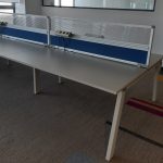 Bench 6 os. Steelcase 140x80 jasnoszary A niebieska ścianka