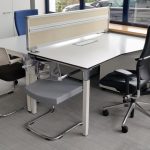 Biurko Steelcase 160x100x80 białe czarna krawędź chrom