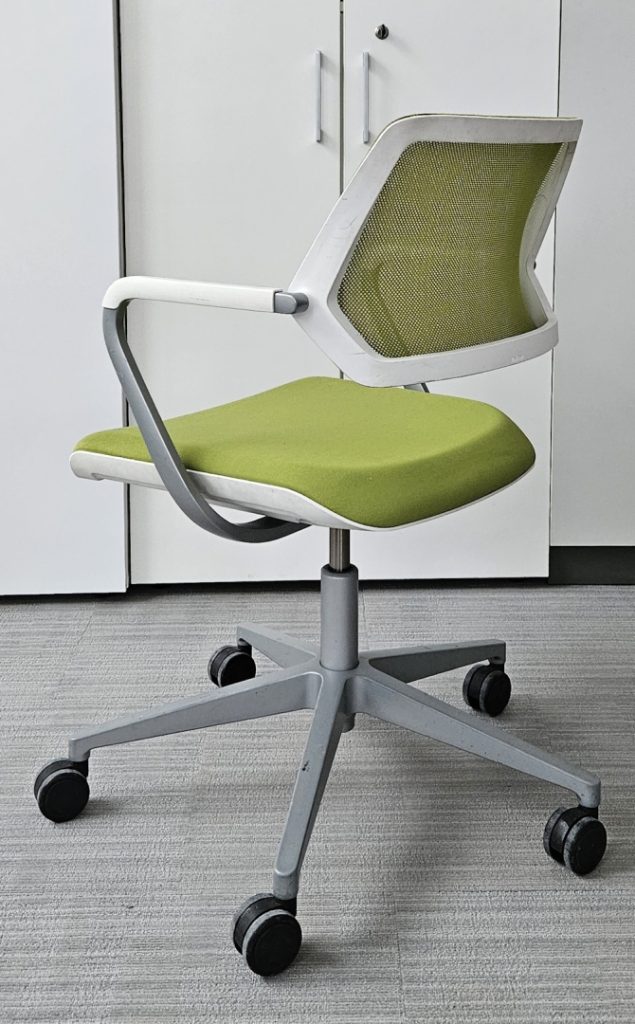 Krzesło konferencyjne STEELCASE Qivi zielone