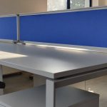Bench 4-os. Steelcase FrameOne 160x80 biały + 2 scianki niebieskie