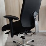 Fotel obrotowy MARTELA Onda czarny (przetapicerowany) chrom