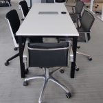 Stół konferencyjny Mikomax 160x80 biały (mediaport) czarna baza
