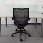 Biurko STEELCASE 160x90 biały, wyoblone, doklejka przeźroczysta zielonkawa