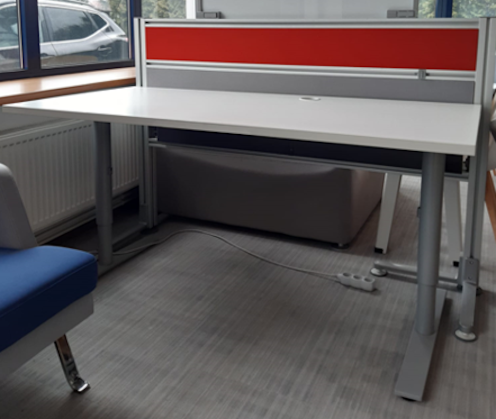 Biurko KINNARPS 160x80 białe TN szara