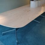 Stół konferencyjny VITRA Eames klon/sosna ok. 550x 140 cm