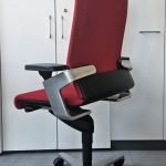 Fotel Obrotowy Wilkhahn ON z zagłówkiem czerwony