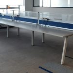 Bench 6 os. Steelcase 140x80 jasnoszary A niebieska ścianka