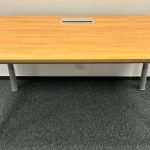 Biurko Kinnarps 140x80 dąb N szara mediabox