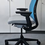 Fotel obrotowy STEELCASE THINK  V2 pl niebieskie/ szare