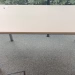 Biurko Wuteh 140x80 jasnoszare