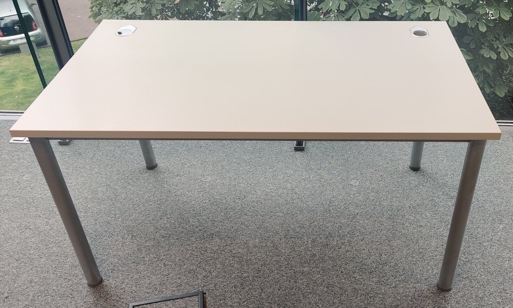 Biurko Wuteh 140x80 jasnoszare