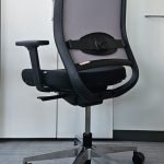 Fotel obrotowy VERIS Net siatka jasnoszara baza aluminiowa