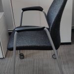 Krzesło konferencyjne Kinnarps 5000CV ciemnoszare kółka
