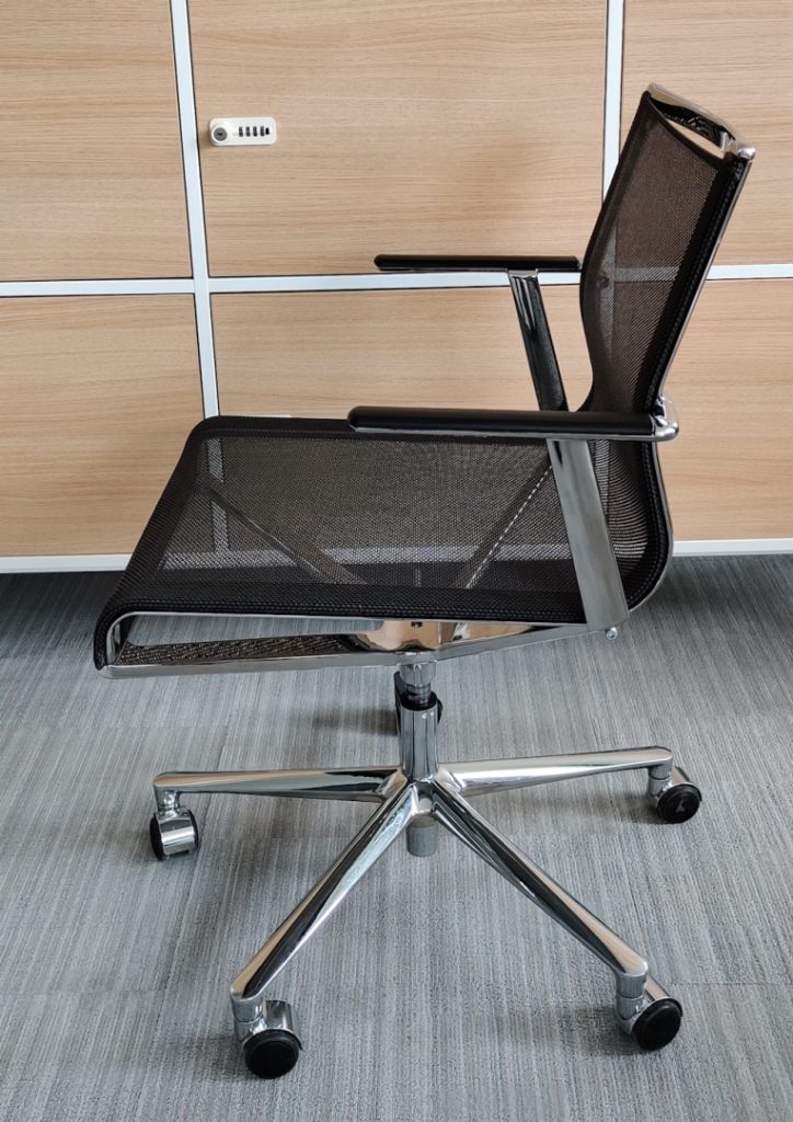 Krzesło konferencyjne ICF Stick Chair czarne chrom