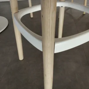Hocker PEDRALI tapicerowany, jasne drewno