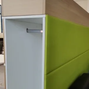 Szafa FURNIKO 3OH lockers 6 mod. + wieszak BEZ donic 160 cm korpus biały fronty dąb  zamek szyfrowy