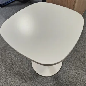 Stolik 70x70 biały wyoblony kwadrat