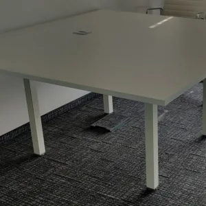 Stół konferencyjny Pedrali 150x160 biały