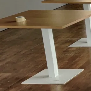 Stolik FURNIKO 90x90 dąb baza kwadrat