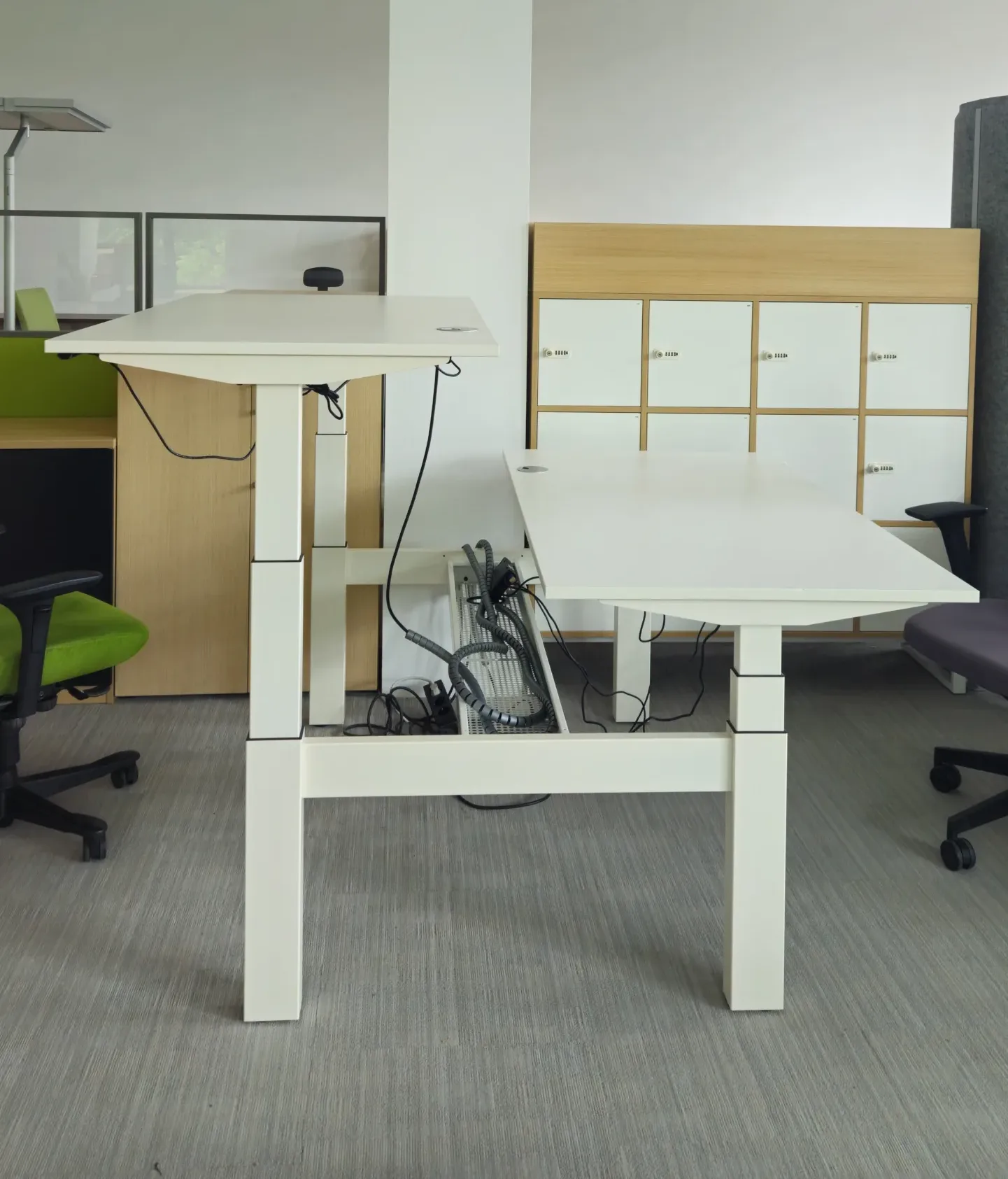 Bench 2 os. elektryczny Ahrend 140x70 biały