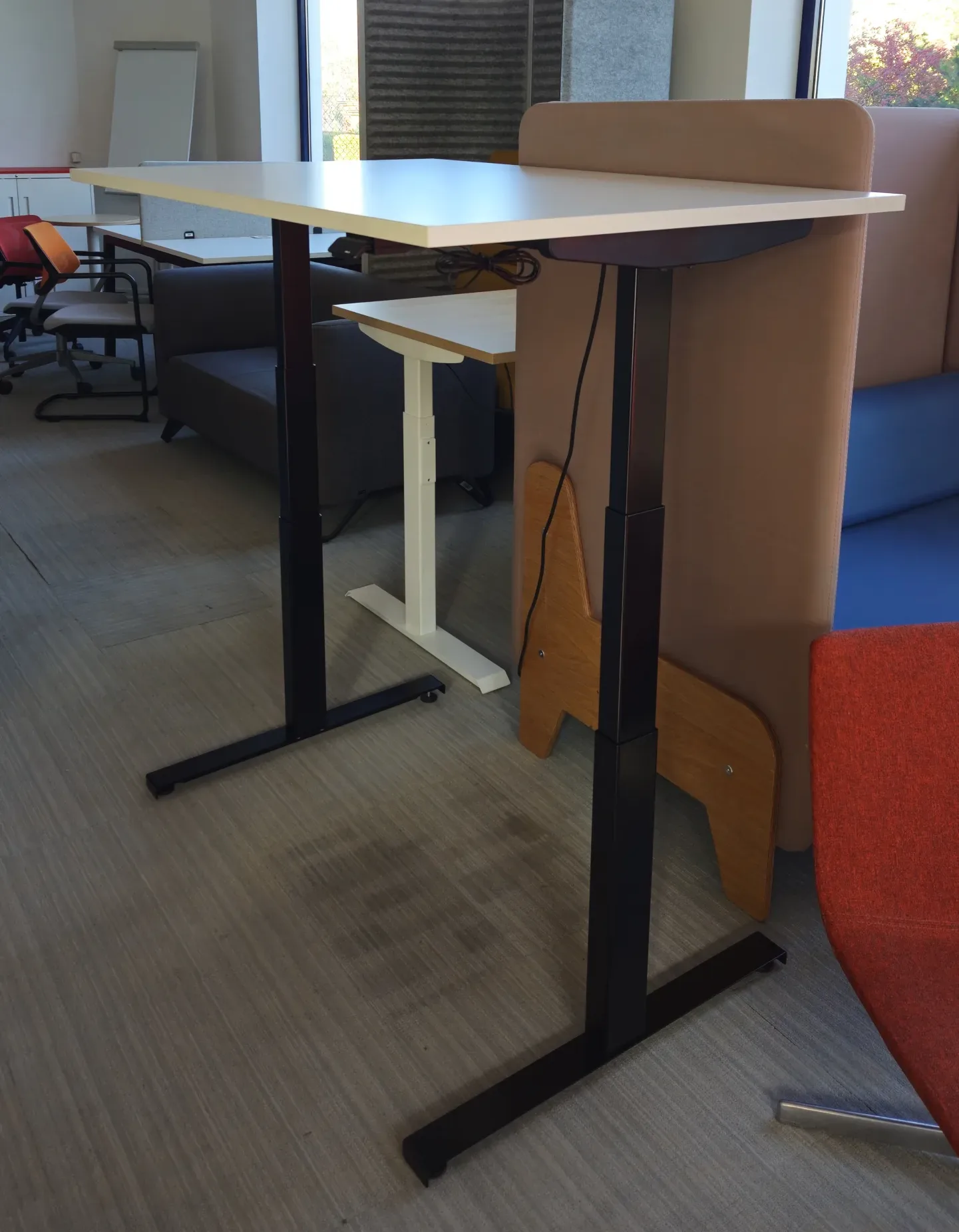 Biurko elektryczne LINAK 120x80 białe konstrukcja czarna