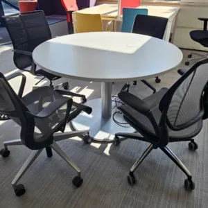 Stół okrągły STEELCASE 120 cm biały noga talerzowa szara