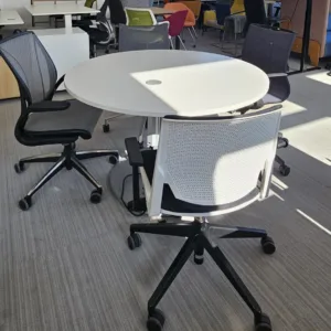 Stół okrągły STEELCASE 120 cm biały noga talerzowa szara