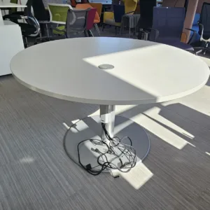 Stół okrągły STEELCASE 120 biały mediaport