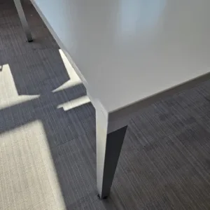 Stół konferencyjny Steelcase Kalidro 320x160 biały 2 mediaporty 2 moduły