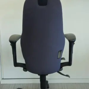 Fotel ergonomiczny Kinnarps 6000 Plus ciemny szary z zagłówkiem