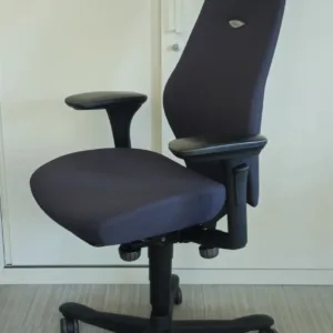 Fotel ergonomiczny Kinnarps 6000 Plus ciemny szary z zagłówkiem