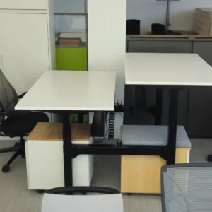 Bench 2 os. elektryczny Kinnarps 140x80 biały stelaż czarny