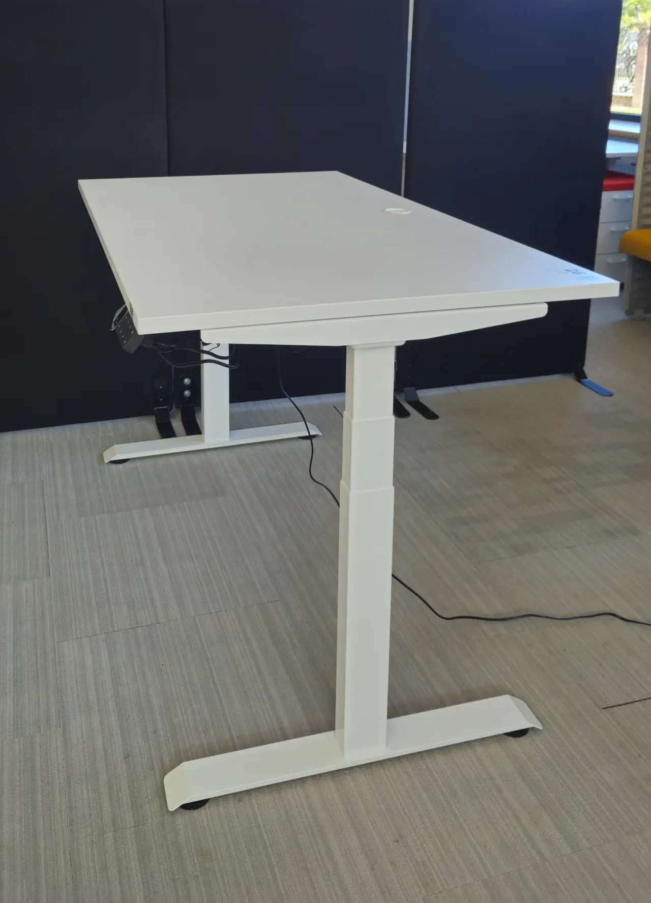 Biurko elektryczne CHIP 160x80(78) białe konstrukcja biała NOWA