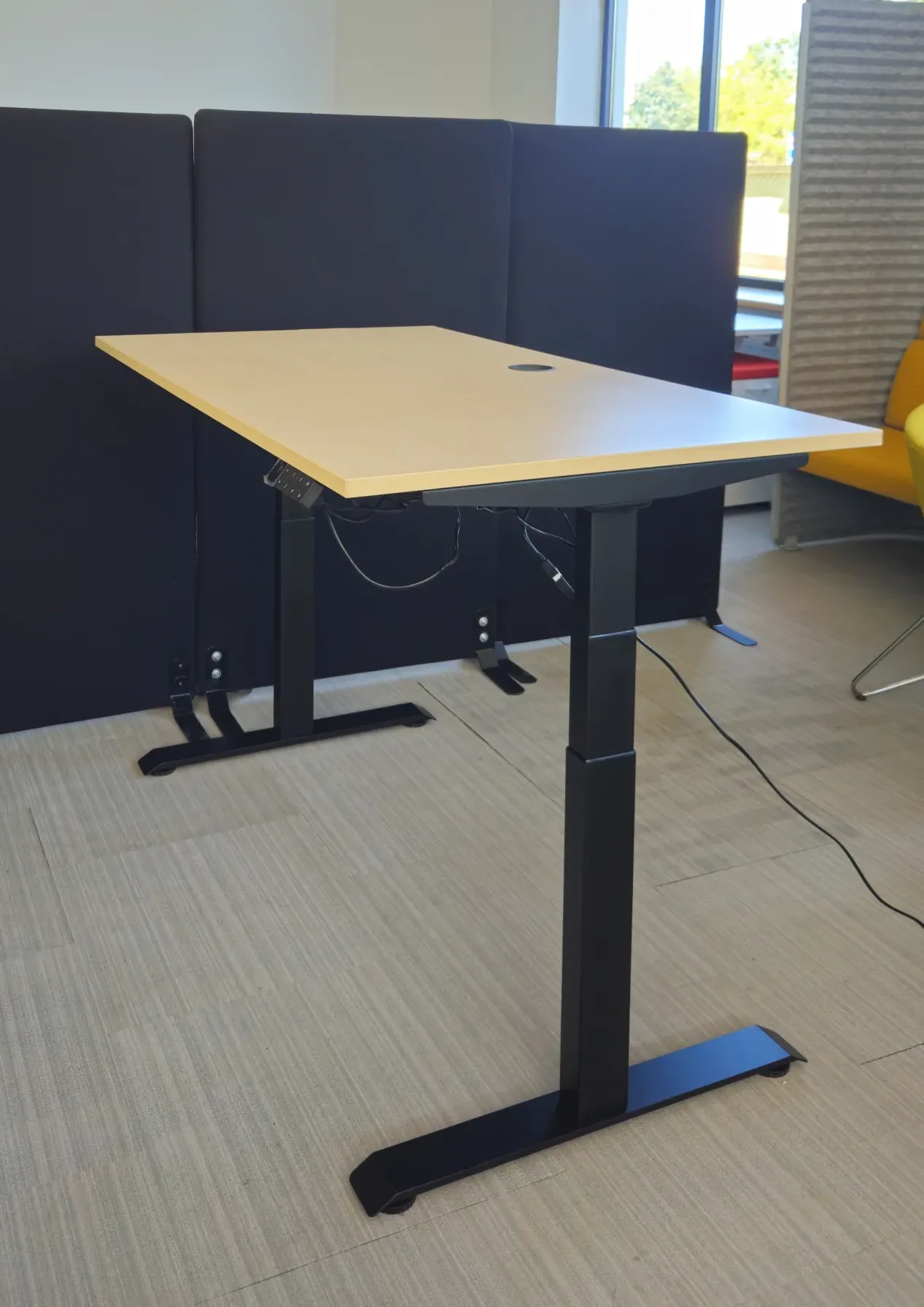 Biurko elektryczne CHIP 160x80 brzoza konstrukcja czarna NOWA