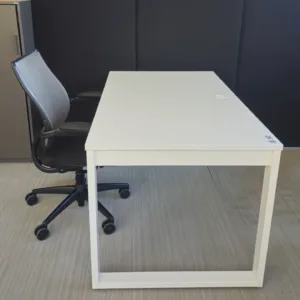Biurko 140x80 białe noga O
