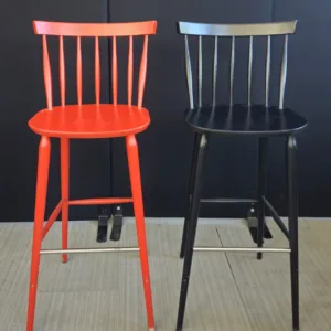Hocker PAGED czarny drewniany