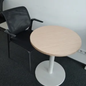 Stolik Steelcase śr. 60 dąb prążkowany