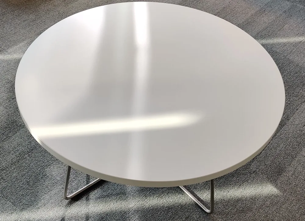 Stolik kawowy Bene śr. 80 cm, wys. 40 cm biały stalowa baza