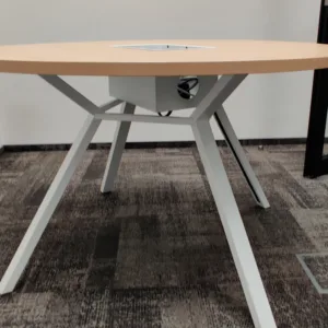 Stół konferencyjny FURNIKO śr. 120 cm dąb noga x mediabox (brak klapki)