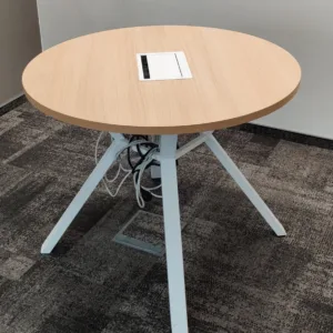 Stół konferencyjny FURNIKO śr. 90 cm dąb