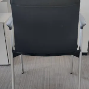 Krzesło konferencyjne WILKHAHN MODUS czarne, szara baza