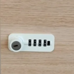 Szafa FURNIKO 3OH lockers 6 mod. + wieszak BEZ donic 160 cm korpus biały fronty dąb  zamek szyfrowy