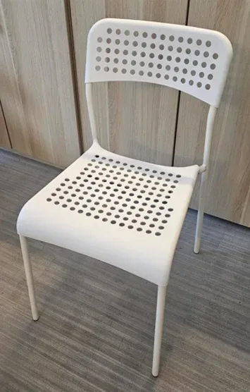 Krzesło IKEA plastikowe białe perforowane