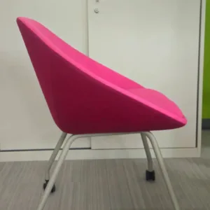 Krzesło konferencyjne ALLERMUIR różowe kubełek na kółkach