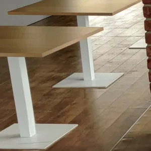 Stolik FURNIKO 90x90 dąb baza kwadrat