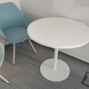 Stolik Pedrali śr. 80 cm biały noga talerzowa biała